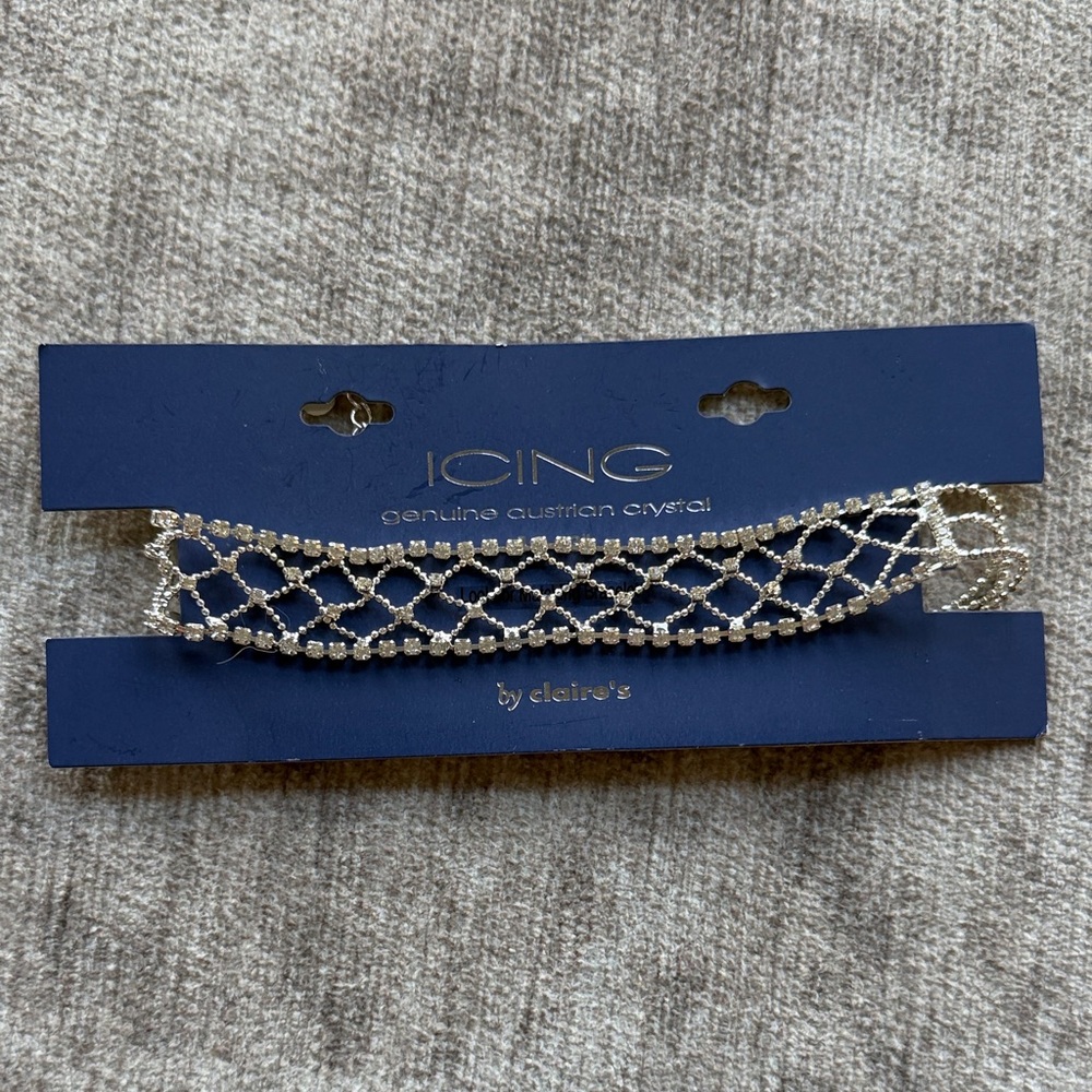 Icing Silver Lattice Crystal Choker